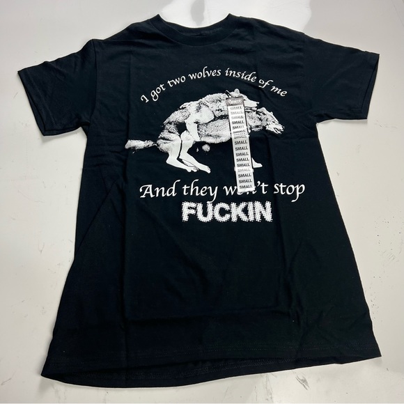 spencer’s I got two wolves inside of me black shirt j53 - Picture 1 of 2
